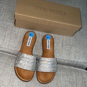 NWT Steve Madden sandals